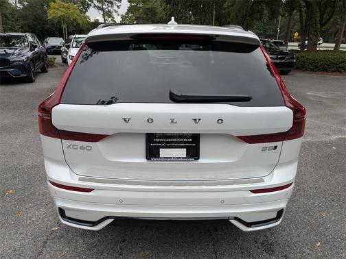 2026 Volvo XC60 B5 Plus