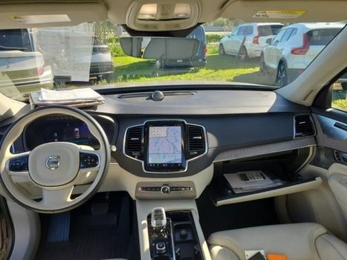 2023 Volvo XC90 B6 Ultimate 6-Seater