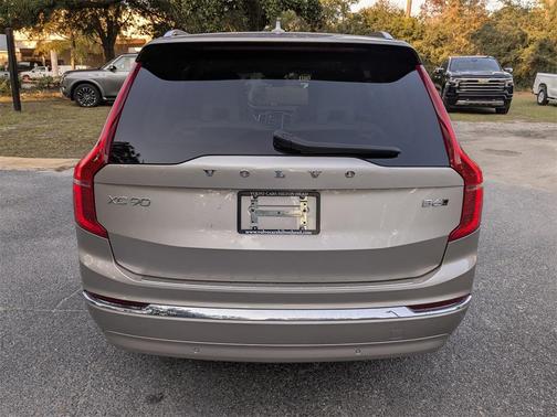 2023 Volvo XC90 B6 Ultimate 6-Seater