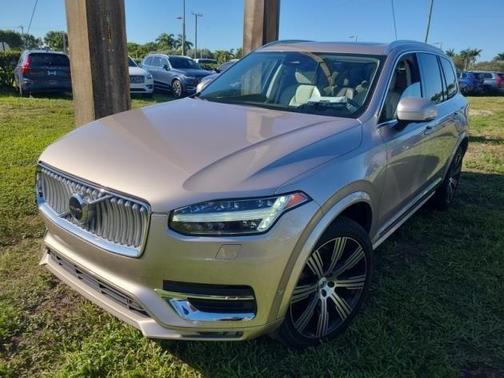 2023 Volvo XC90 B6 Ultimate 6-Seater