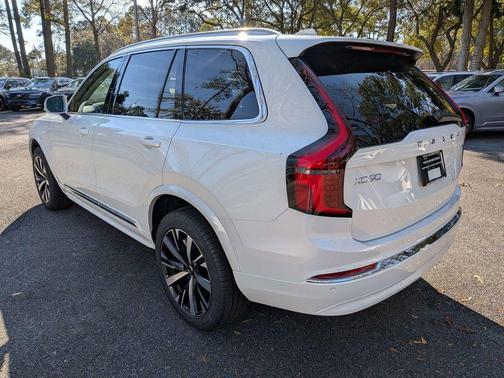 Crystal White Pearl 2026 Volvo XC90 Core, B5 AWD Gas (mild hybrid), Gasoline, Bright, 7 Seats
