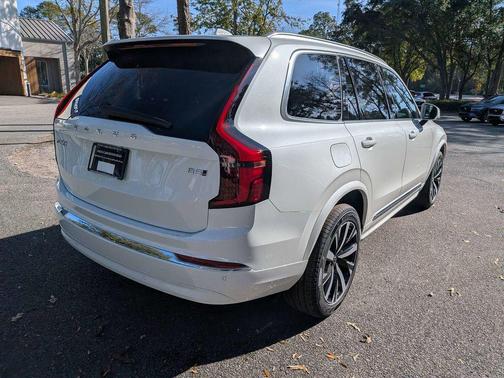 Crystal White Pearl 2026 Volvo XC90 Core, B5 AWD Gas (mild hybrid), Gasoline, Bright, 7 Seats