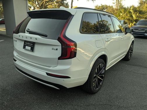 2026 Volvo XC90 B6 Ultra Dark Theme 7-Seater