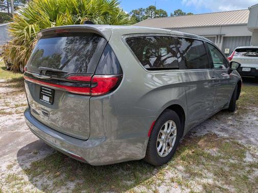 Ceramic Gray Clearcoat 2023 Chrysler Pacifica Touring L