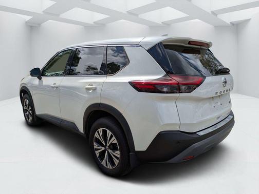 Pearl White Tricoat 2021 Nissan Rogue SV