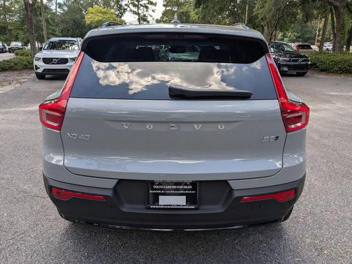 Vapour Grey Metallic 2026 Volvo XC40 Plus, B5 AWD Gas (mild hybrid), Dark