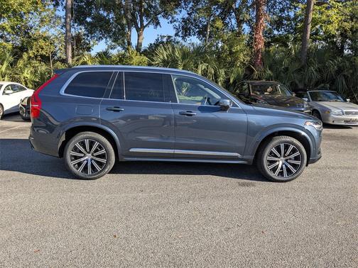 2024 Volvo XC90 B5 Plus Bright Theme