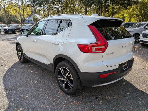 2024 Volvo XC40 B5 Core