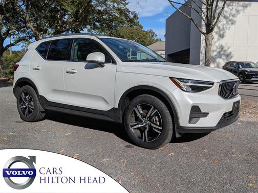 2024 Volvo XC40 B5 Core