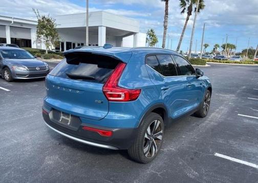 2023 Volvo XC40 B5 Plus Bright Theme