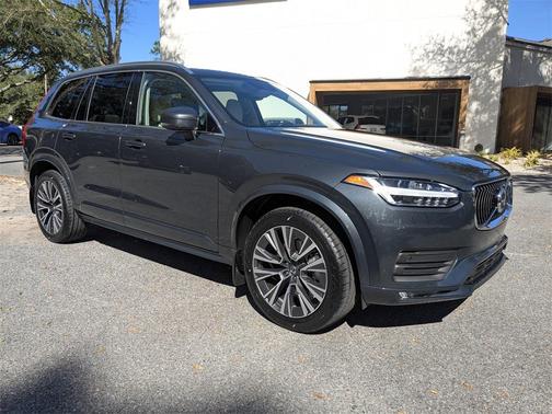 2022 Volvo XC90 T5 Momentum