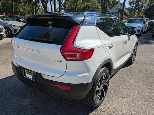 2021 Volvo XC40 T5 R-Design
