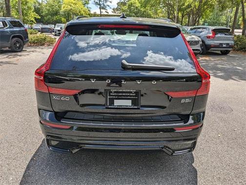 2025 Volvo XC60 B5 Ultra