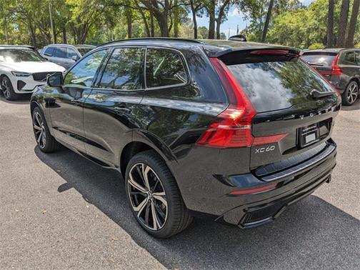 2025 Volvo XC60 B5 Ultra