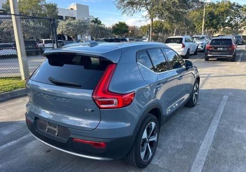 2023 Volvo XC40 B5 Plus Bright Theme