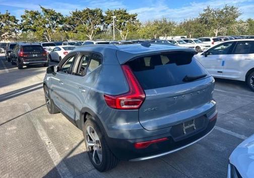 2023 Volvo XC40 B5 Plus Bright Theme