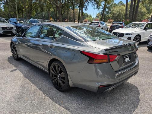 2022 Nissan Altima SR FWD