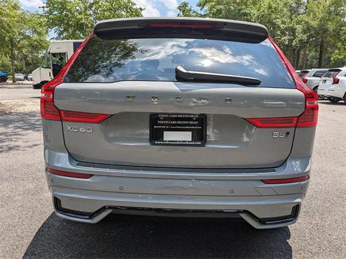 2025 Volvo XC60 B5 Ultra