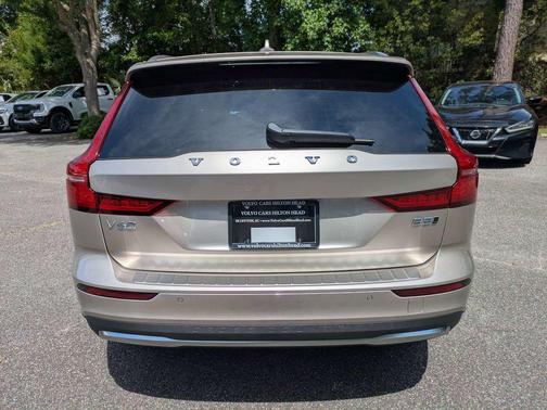 Bright Dusk Metallic 2026 Volvo V60 Cross Country Plus, B5 AWD Gas (mild hybrid)