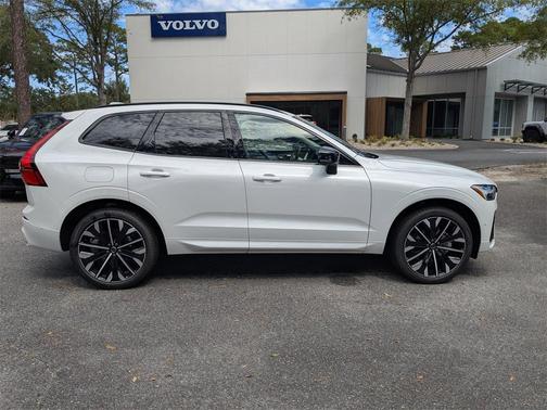 2026 Volvo XC60 B5 Ultra