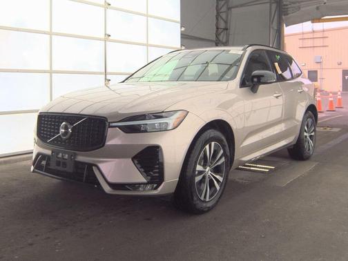 2025 Volvo XC60 B5 Core