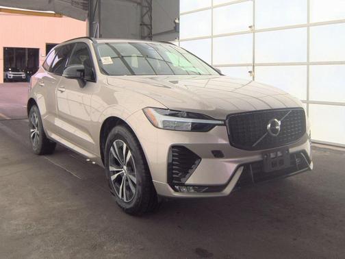 2025 Volvo XC60 B5 Core
