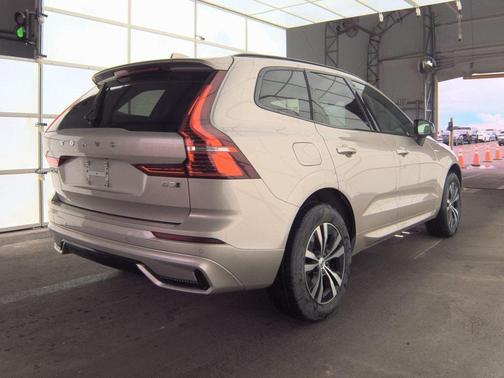 2025 Volvo XC60 B5 Core