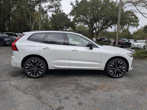 2026 Volvo XC60 B5 Ultra