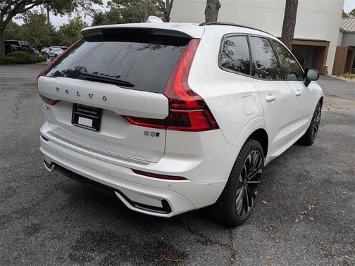 2026 Volvo XC60 B5 Ultra