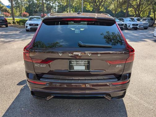 2026 Volvo XC60 B5 Plus