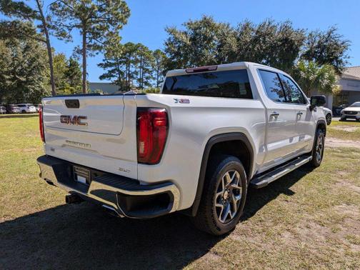 Summit White 2024 GMC Sierra 1500 SLT