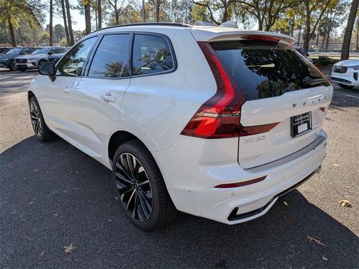 2026 Volvo XC60 B5 Ultra