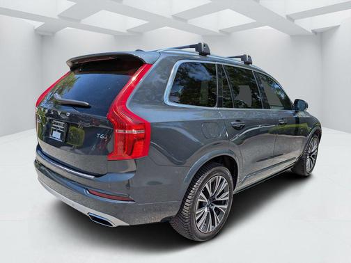 Savile Grey Metallic 2021 Volvo XC90 T6 Momentum