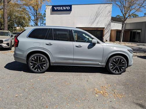 2025 Volvo XC90 B6 Plus 7-Seater