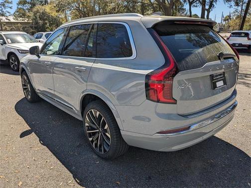2025 Volvo XC90 B6 Plus 7-Seater