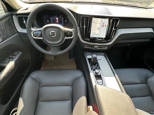 2025 Volvo XC60 Plug-In Hybrid T8 Plus