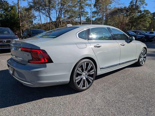 2025 Volvo S90 B6 Plus
