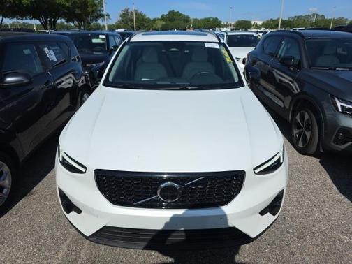 Crystal White 2026 Volvo XC40 B5 Plus