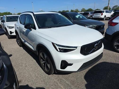 Crystal White 2026 Volvo XC40 B5 Plus