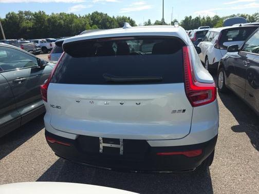 Crystal White 2026 Volvo XC40 B5 Plus