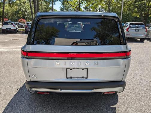 2024 Rivian R1S Adventure