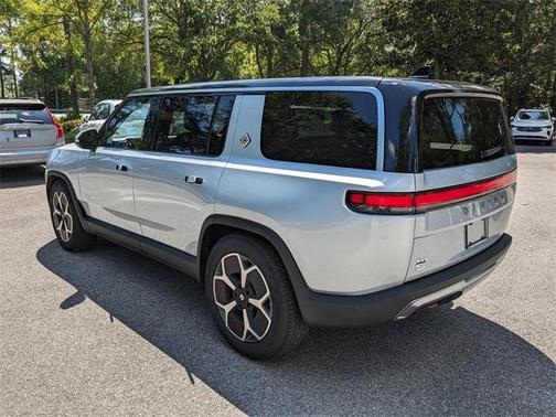 2024 Rivian R1S Adventure