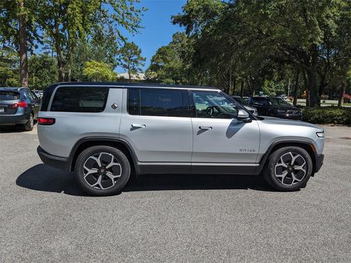 2024 Rivian R1S Adventure