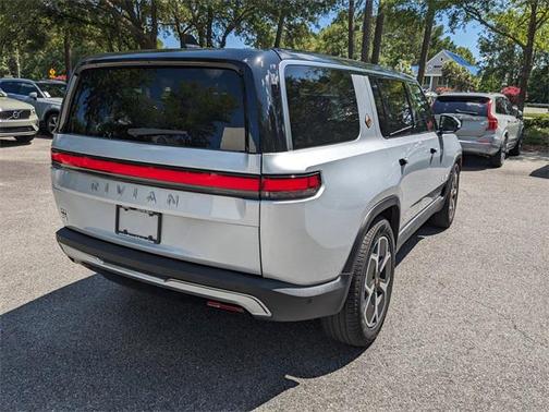 2024 Rivian R1S Adventure