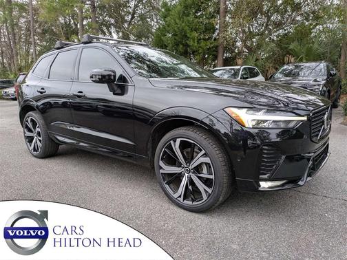 2023 Volvo XC60 B5 Ultimate Dark Theme