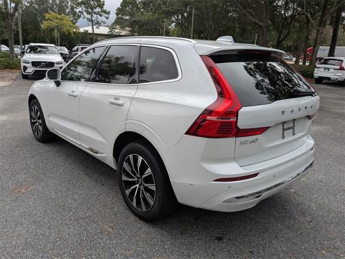 2023 Volvo XC60 B5 Plus Bright Theme