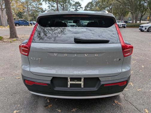 2025 Volvo XC40 B5 Plus Bright Theme