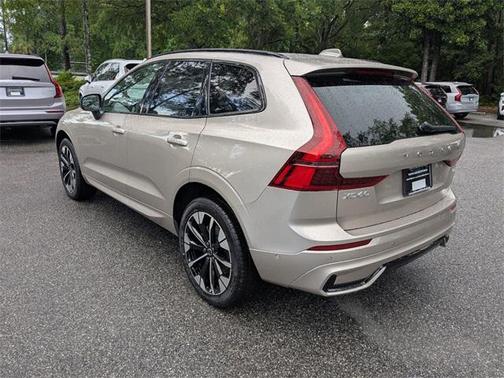 2026 Volvo XC60 B5 Plus