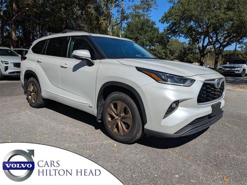 2022 Toyota Highlander Hybrid XLE