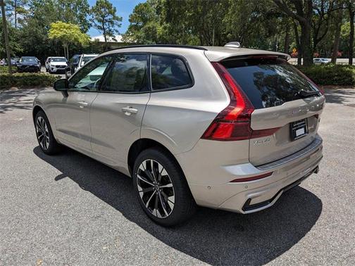 2026 Volvo XC60 B5 Plus